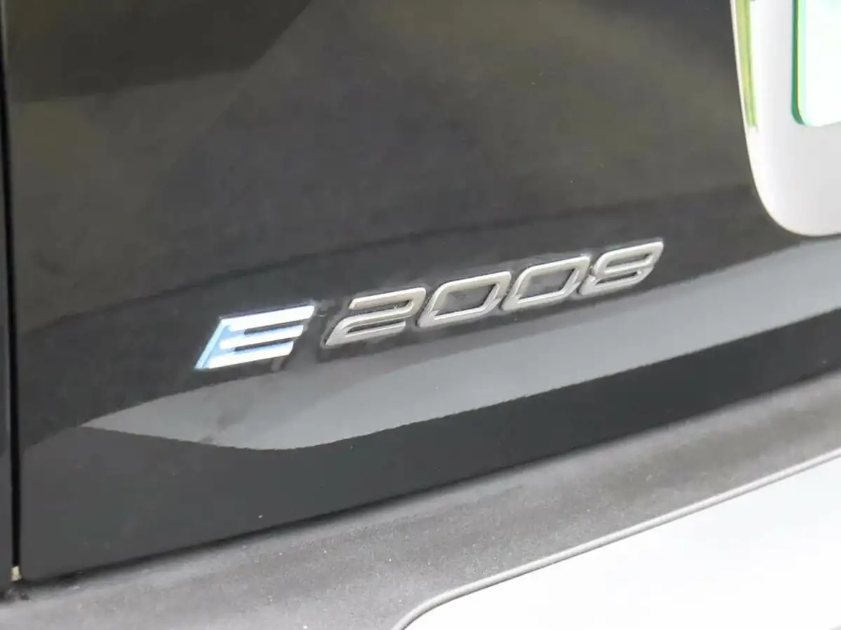 2024-peugeot-2008-suv-e-gt-136ps-50kwh-big-43