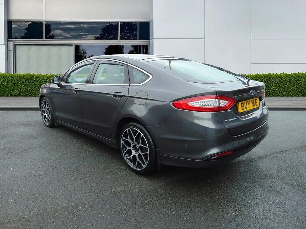 2016-ford-mondeo-20tdci-titanium-150ps-hatchback-big-4