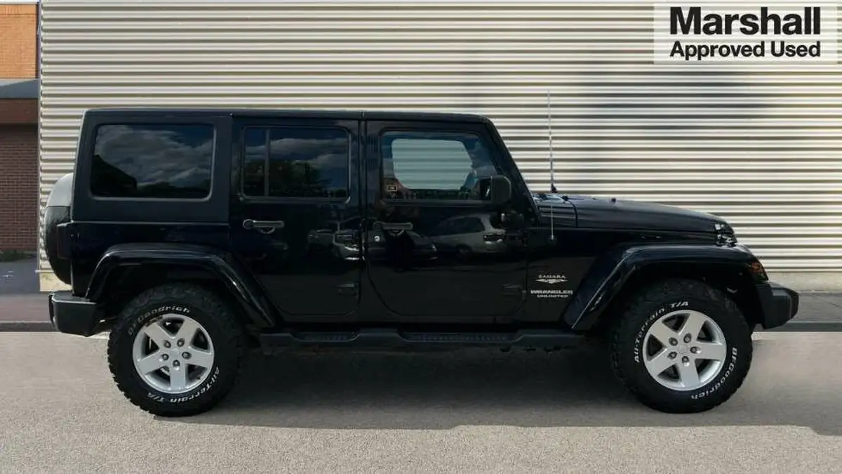 2016-jeep-wrangler-28crd-sahara-5d-big-1
