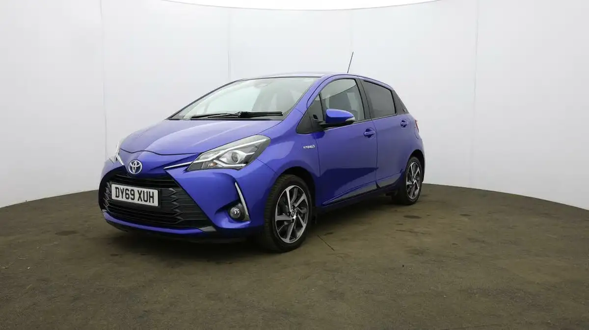 2020-toyota-yaris-15-vvt-i-y20-98bhp-hybrid-1497cc-e-cvt-big-39