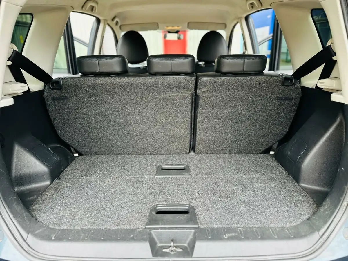 2012-nissan-note-14-n-tec-big-10