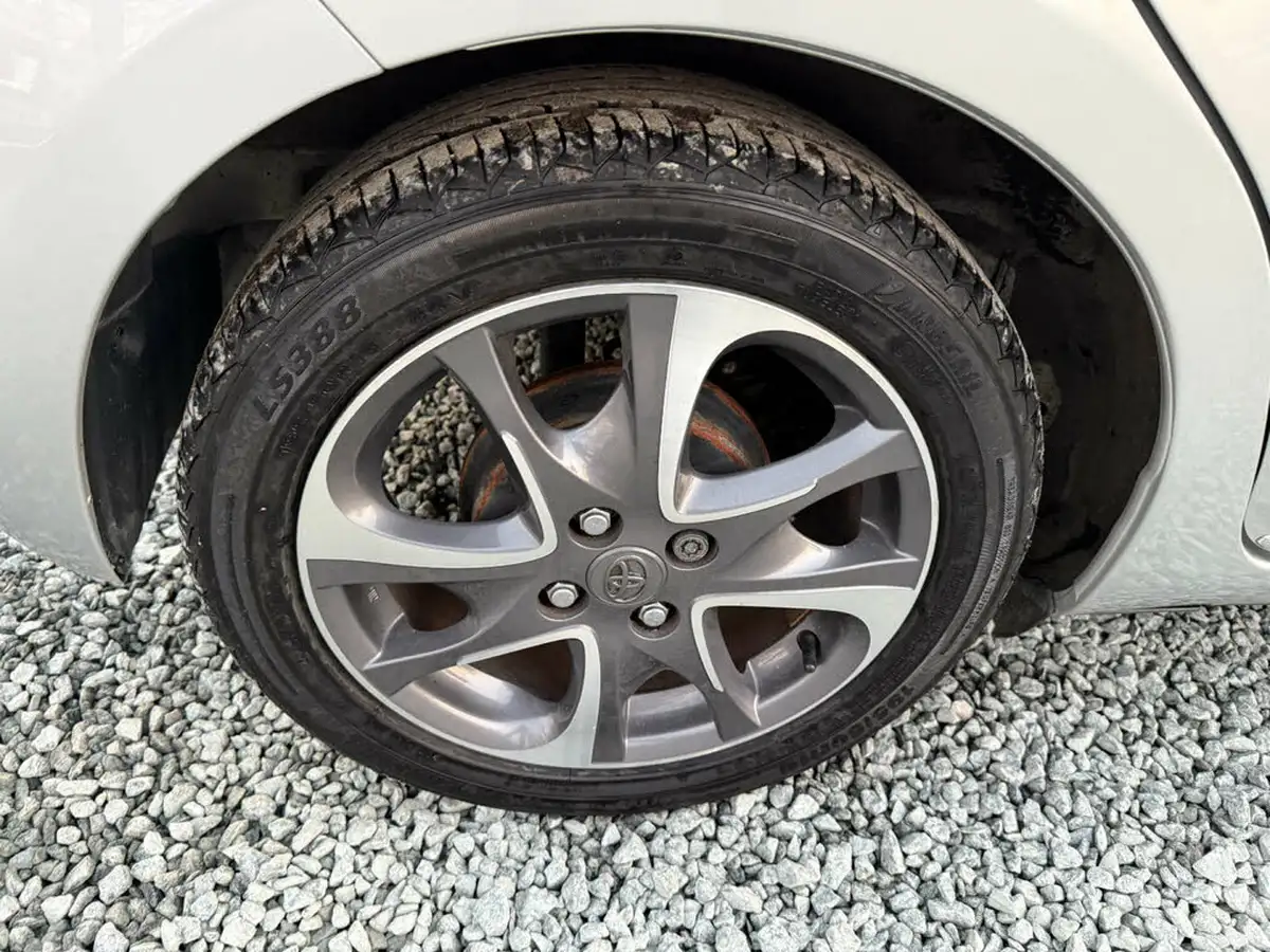 2013-toyota-yaris-133-trend-vvt-i-5d-big-29