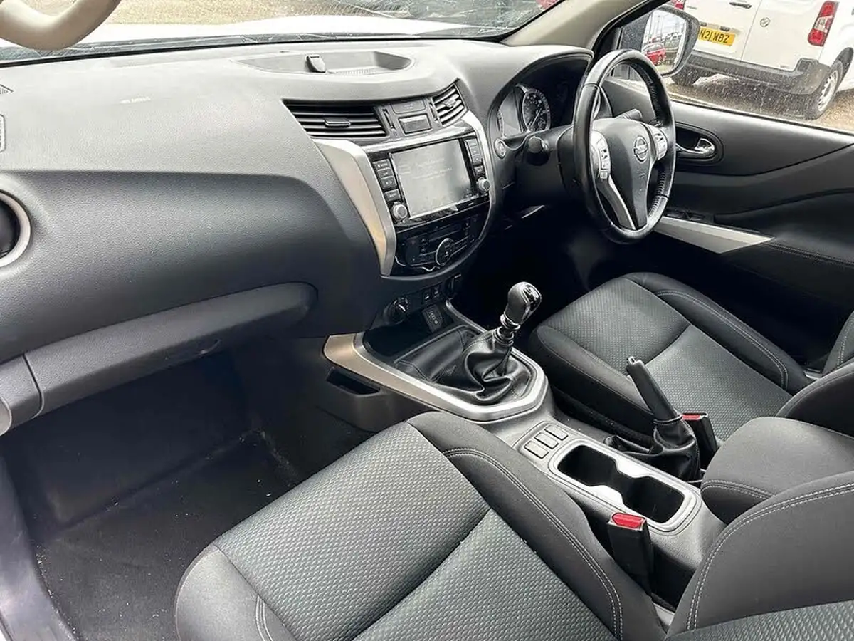 2021-nissan-navara-23dci-tt-n-connecta-8-navi-big-13