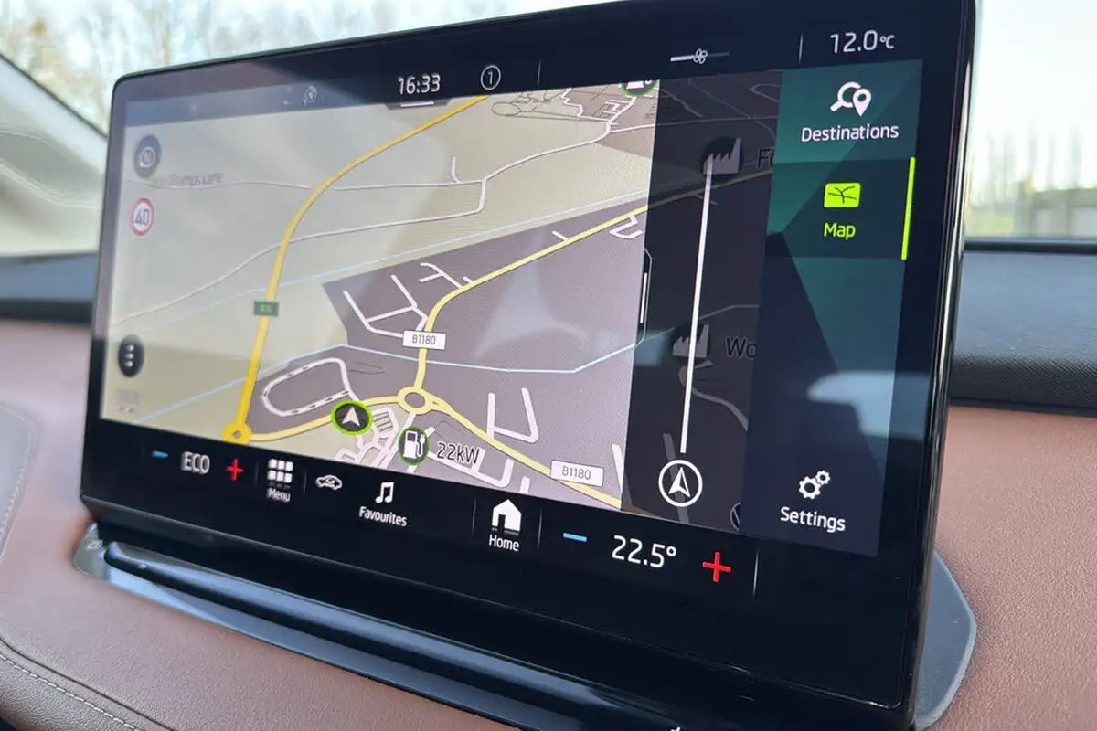 2022-skoda-enyaq-e-60-big-40