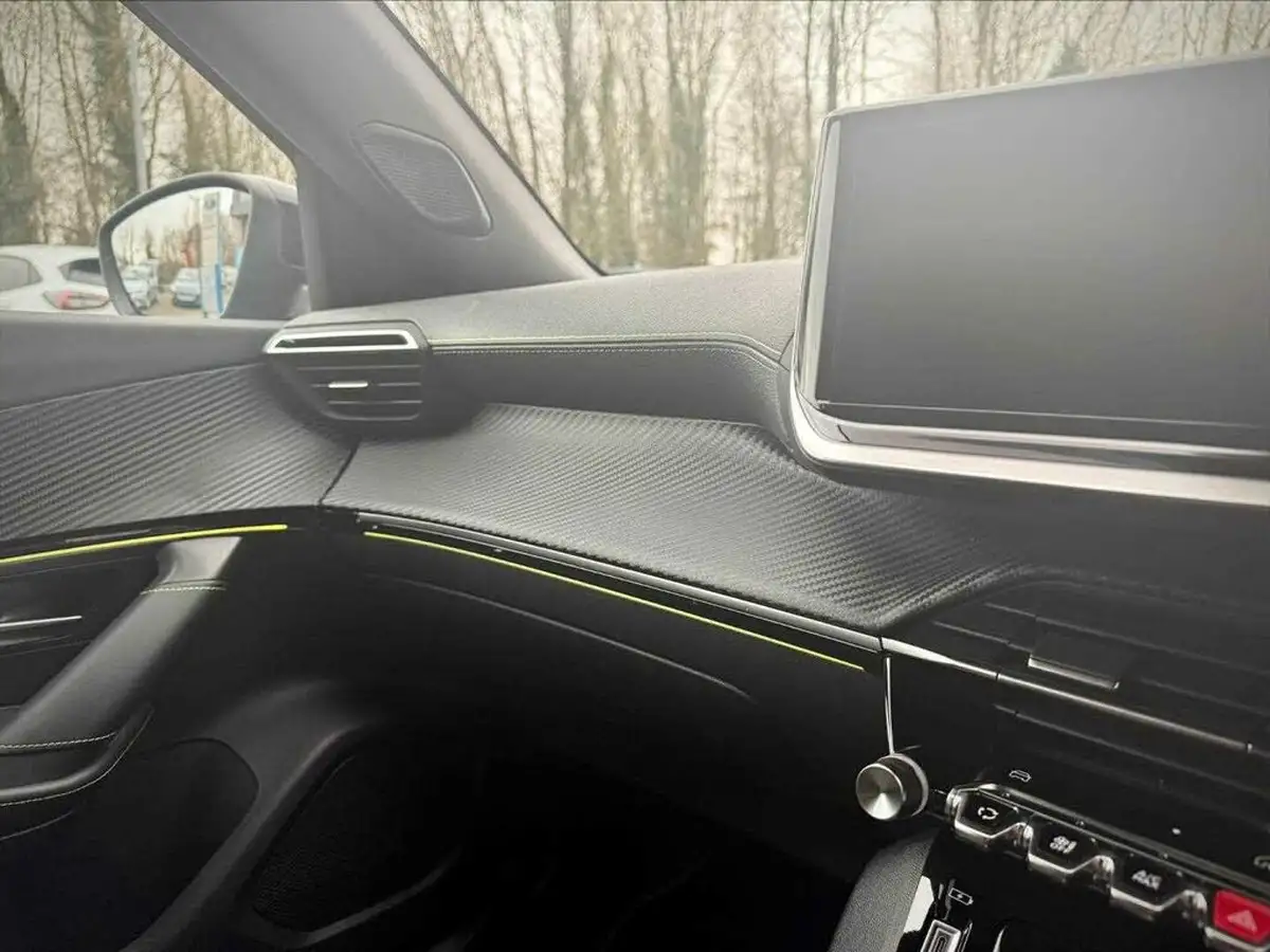 2024-peugeot-2008-suv-12-puretech-gt-130ps-eat8-big-29