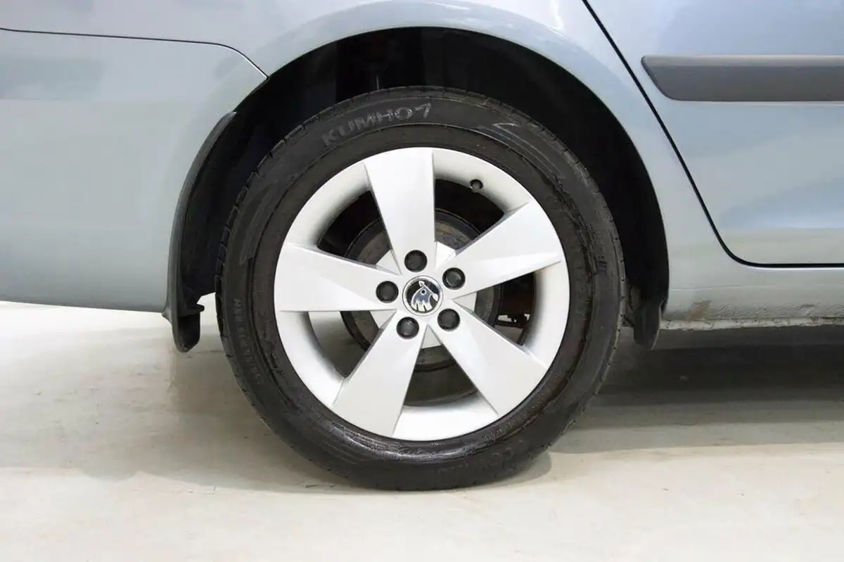 2013-skoda-fabia-12-se-104bhp-estate-1197cc-dsg-big-29