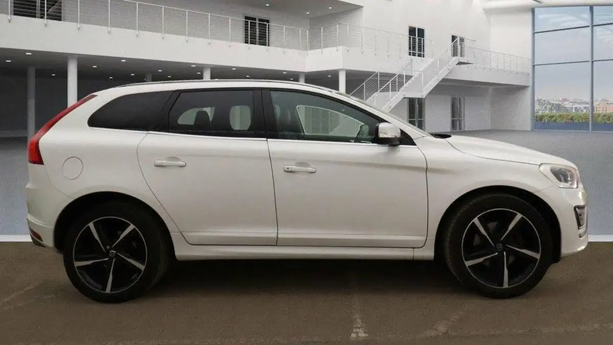 2015-volvo-xc60-20td-d4-r-design-lux-181bhp-nav-geartronic-big-4