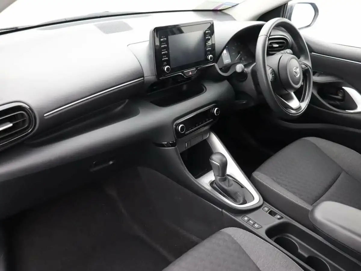 2023-mazda-mazda2-15-pure-big-7
