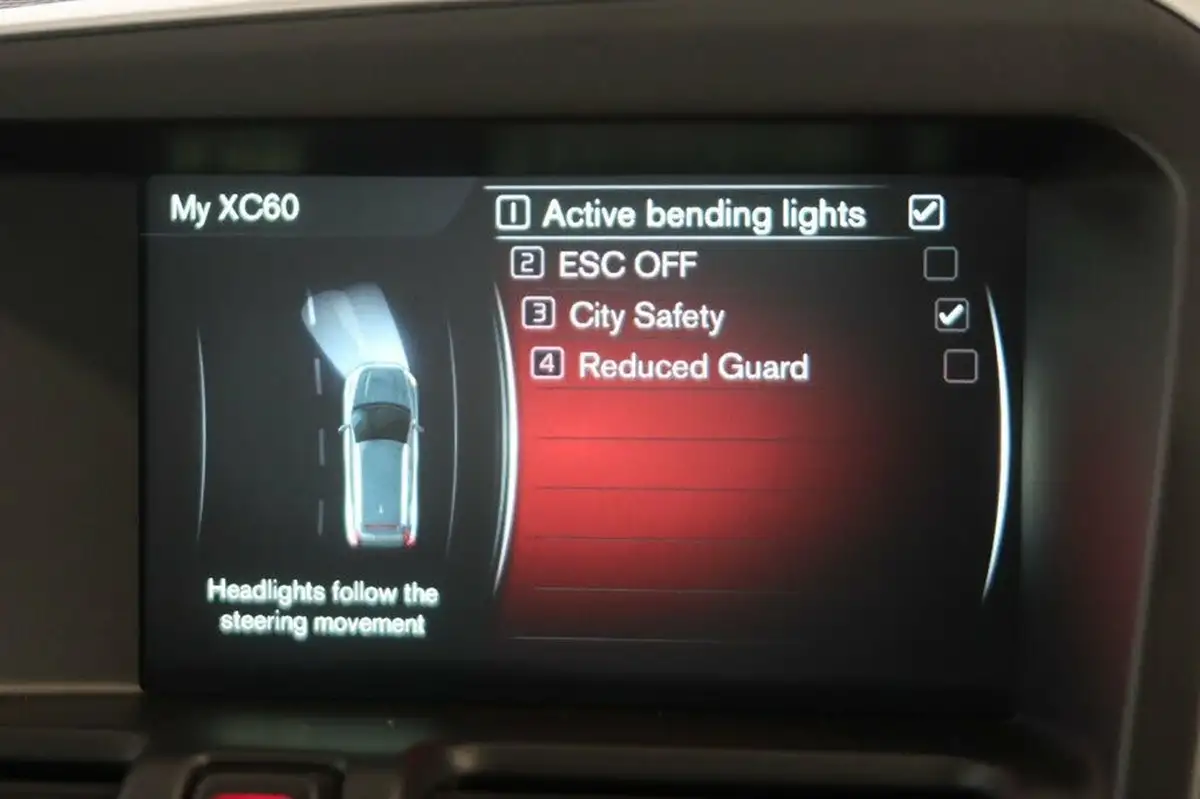 2015-volvo-xc60-24td-d5-se-lux-220bhp-ss-geartronic-big-16