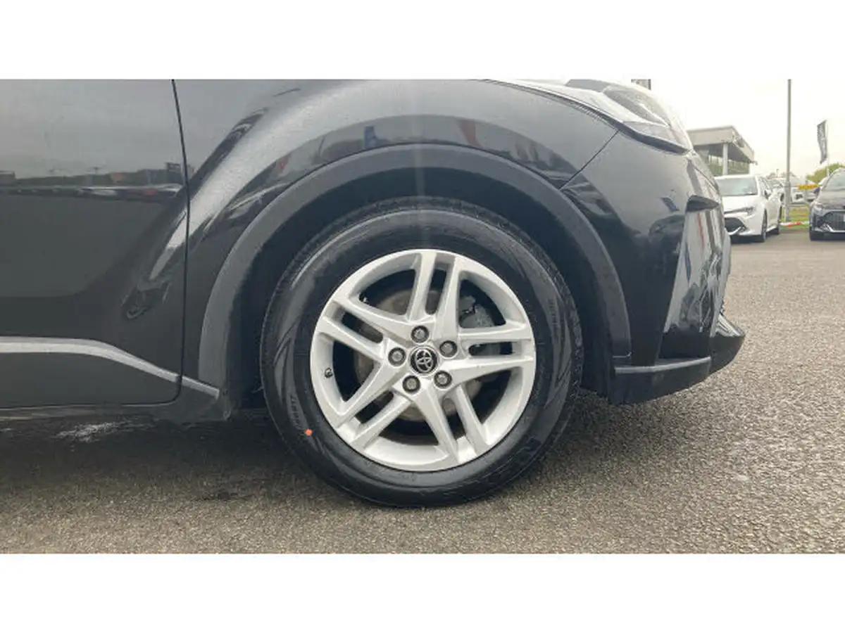 2020-toyota-c-hr-18-vvt-i-icon-big-17
