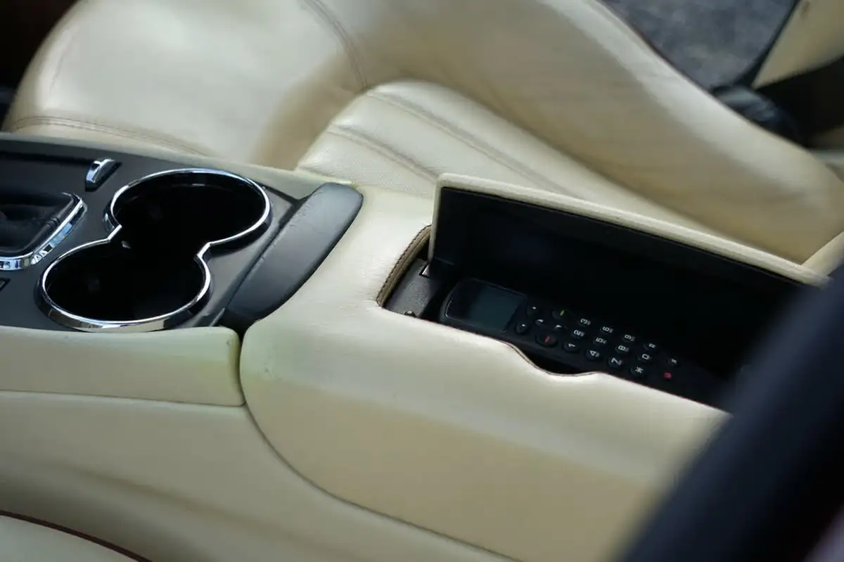 2007-maserati-quattroporte-42-auto-big-39