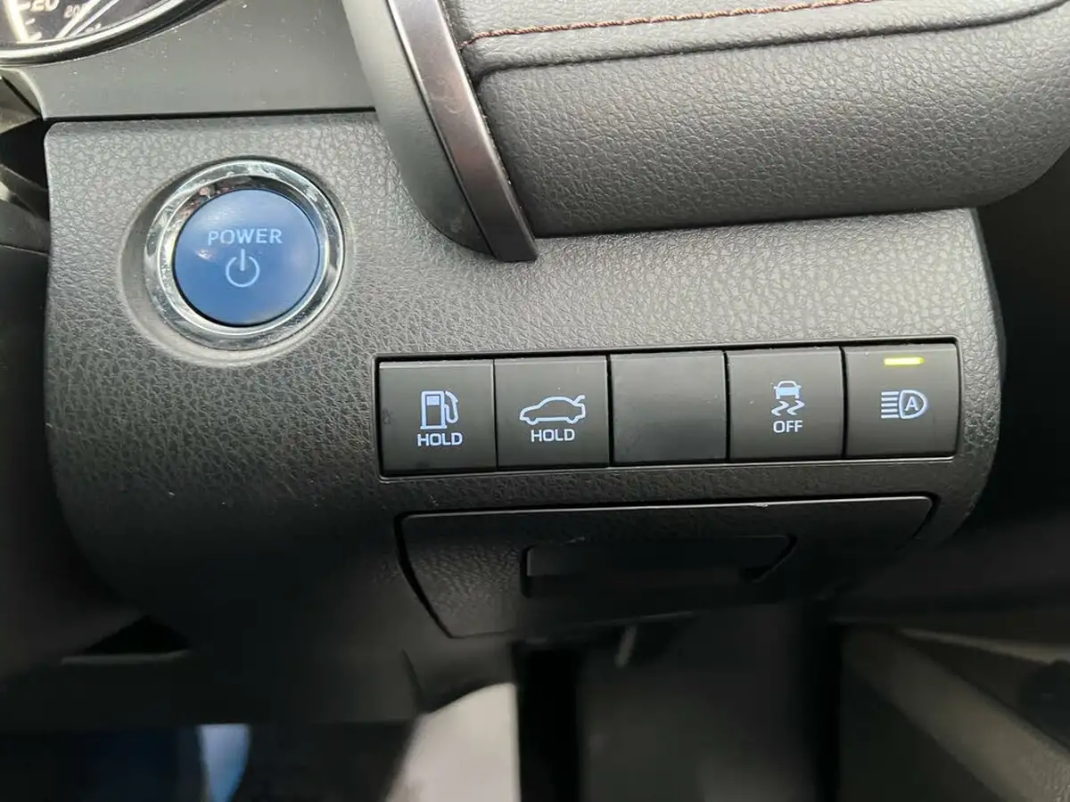 2020-toyota-camry-25-vvt-i-design-big-38