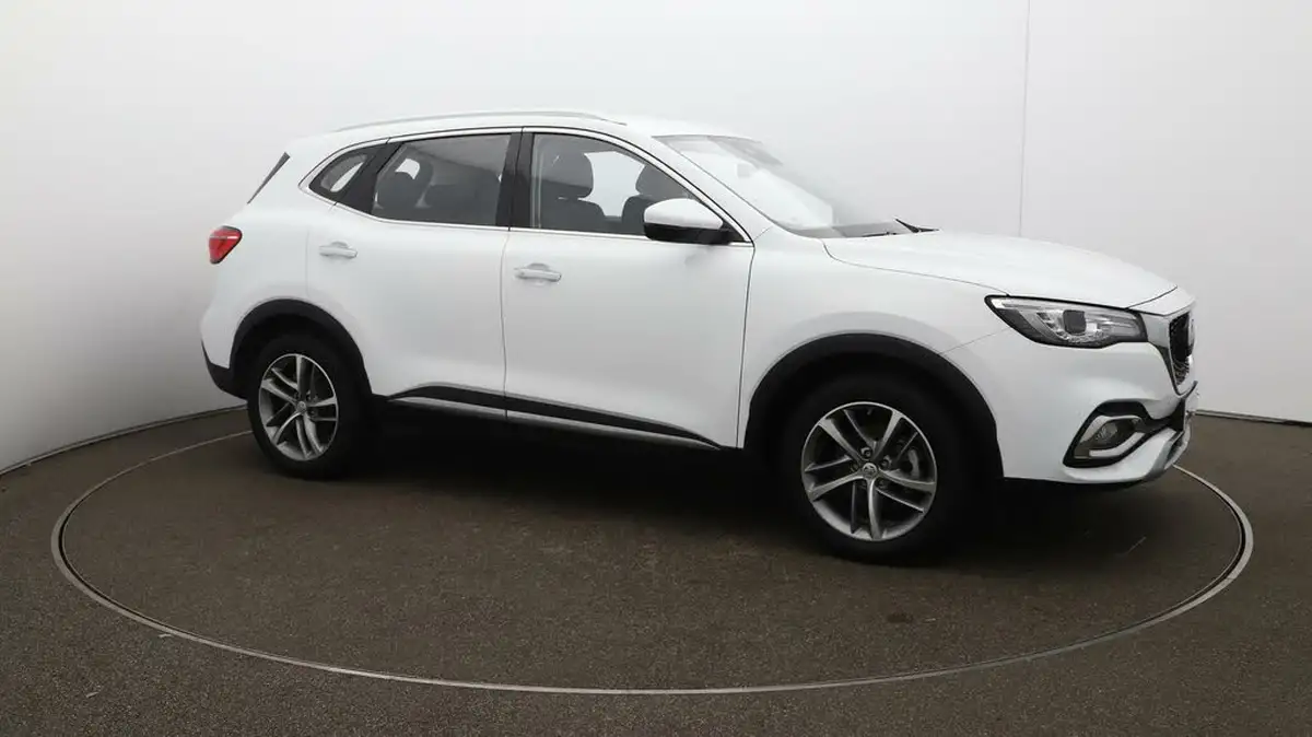 2022-mg-hs-15t-gdi-excite-162ps-big-36