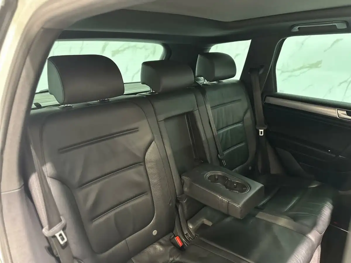 2016-volkswagen-touareg-30tdi-r-line-262ps-2967cc-big-13