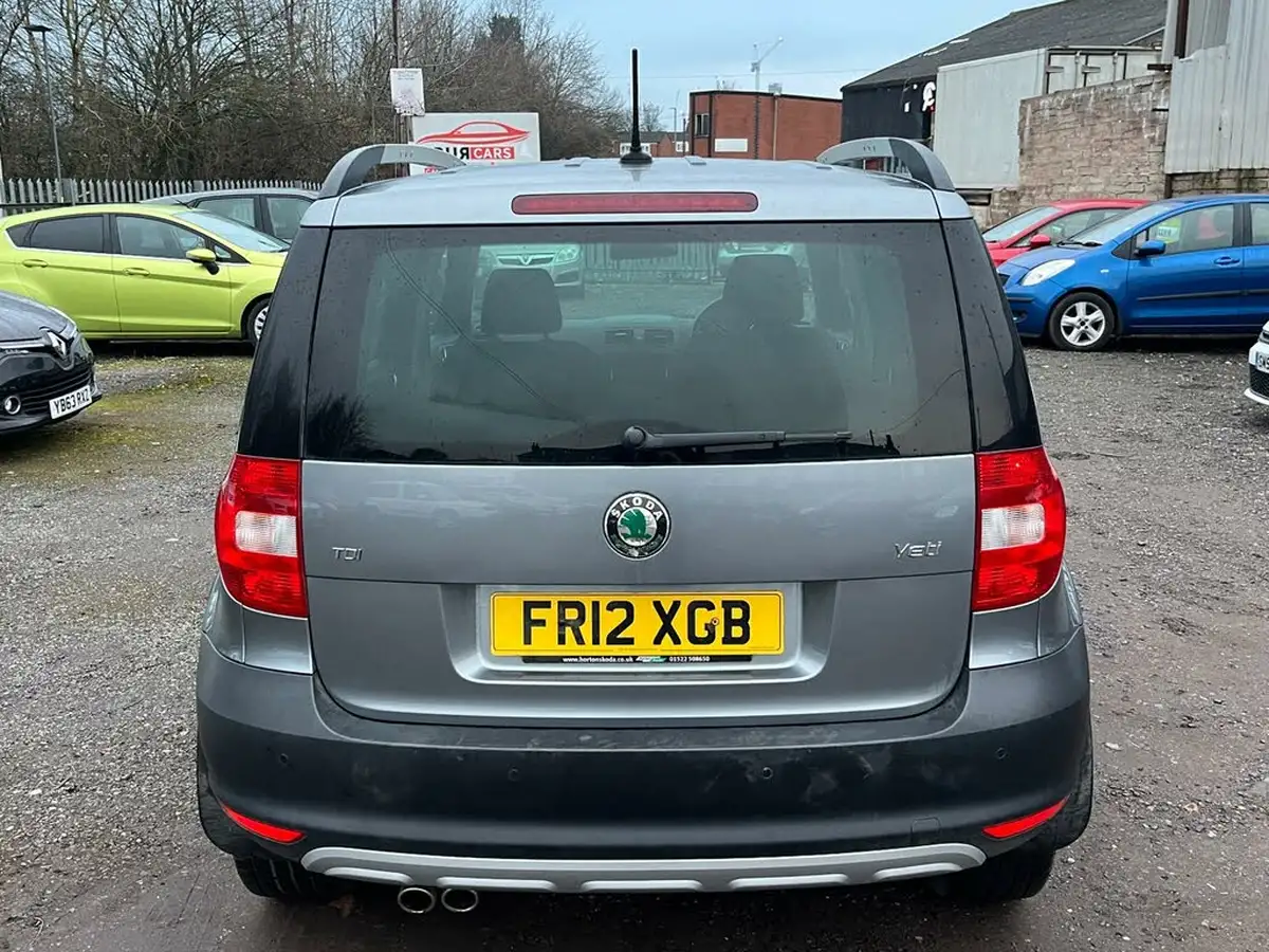 2012-skoda-yeti-20td-urban-big-5