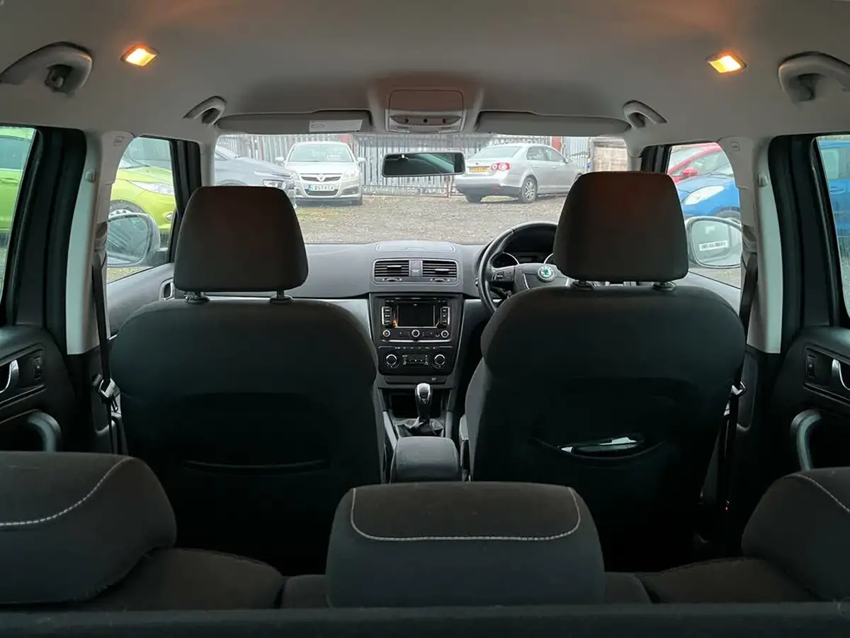 2012-skoda-yeti-20td-urban-big-33