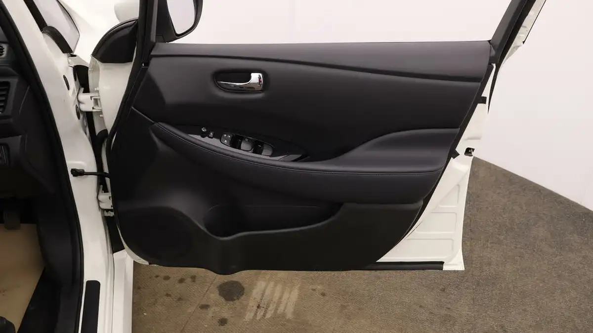 2021-nissan-leaf-e-n-connecta-big-14