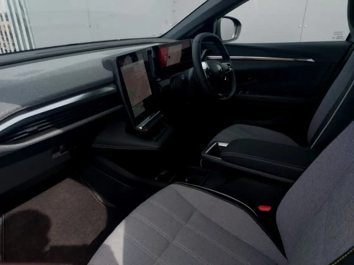 2024-renault-megane-e-tech-e-techno-e-tech-comfort-range-big-4