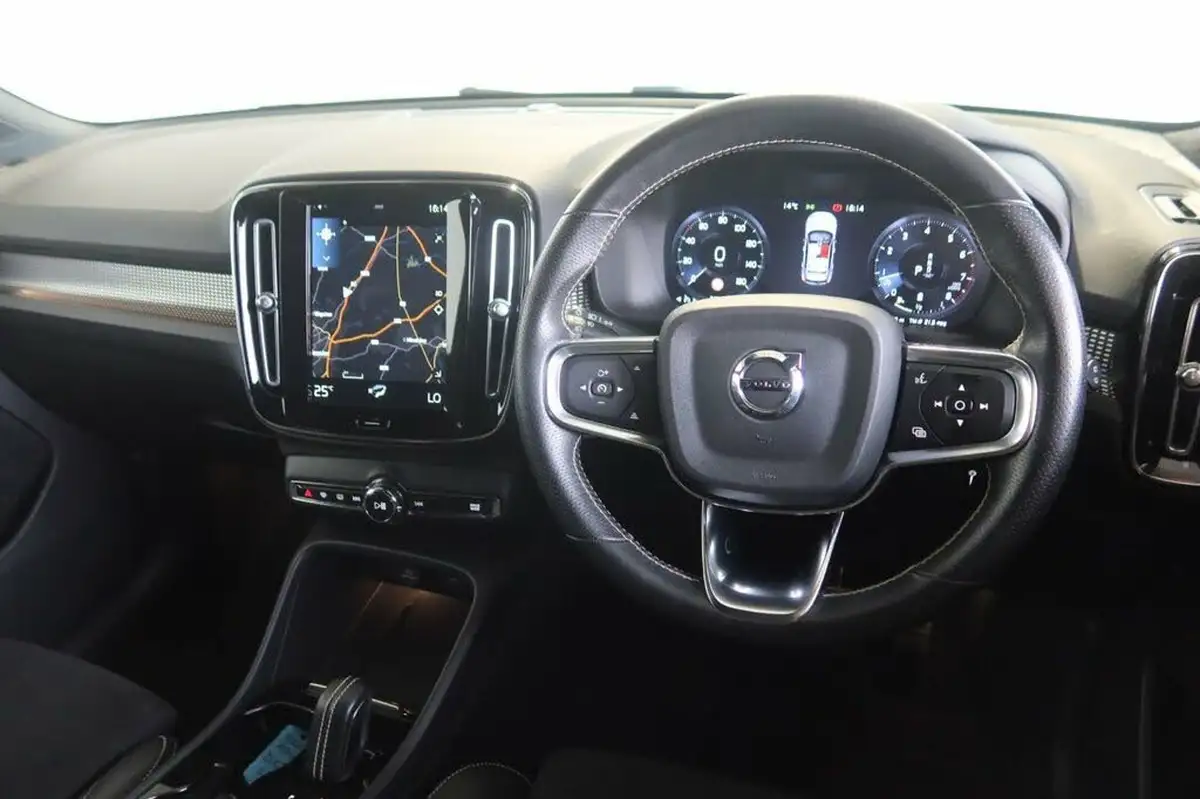 2021-volvo-xc40-20-b4-r-design-194bhp-auto-big-3