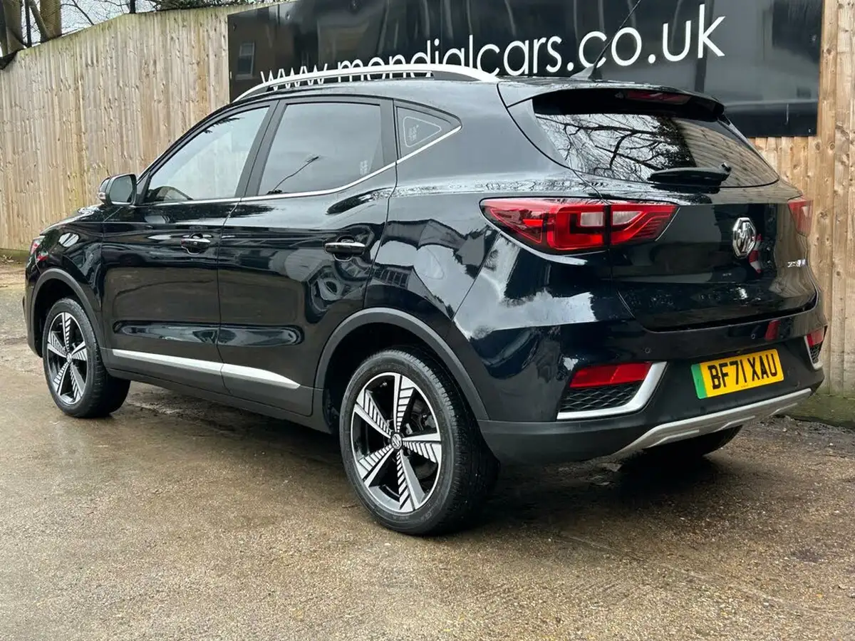2021-mg-zs-suv-e-exclusive-ev-big-14