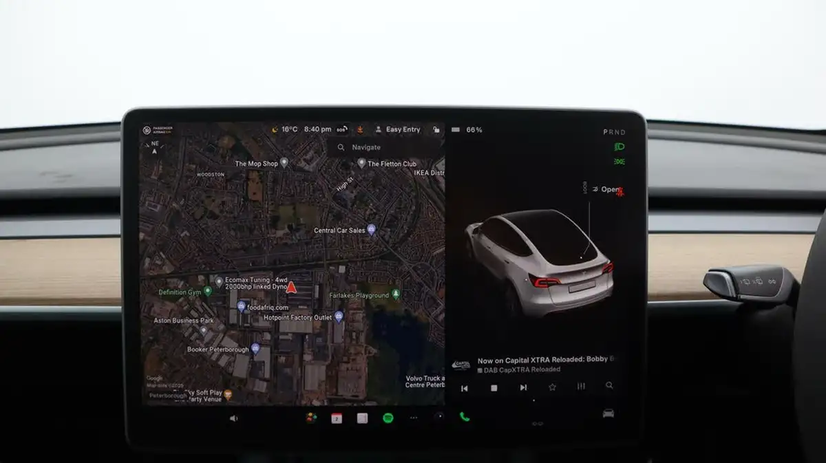 2023-tesla-model-y-e-long-range-big-11