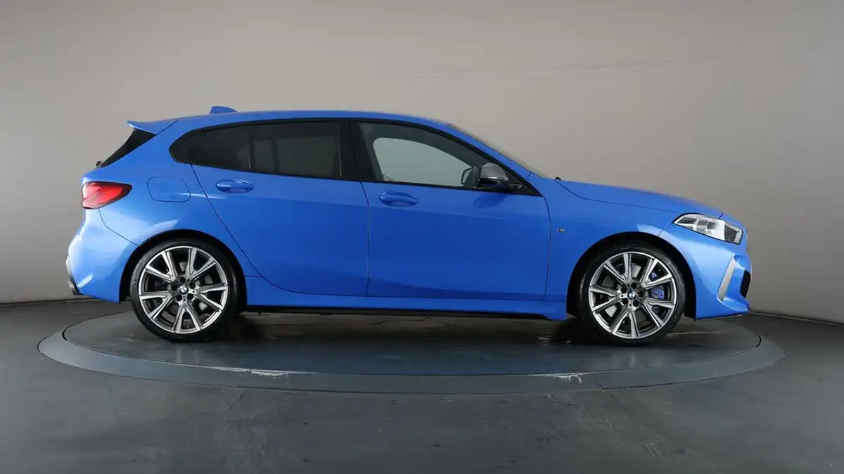 2021-bmw-1-series-20-m135i-xdrive-big-56