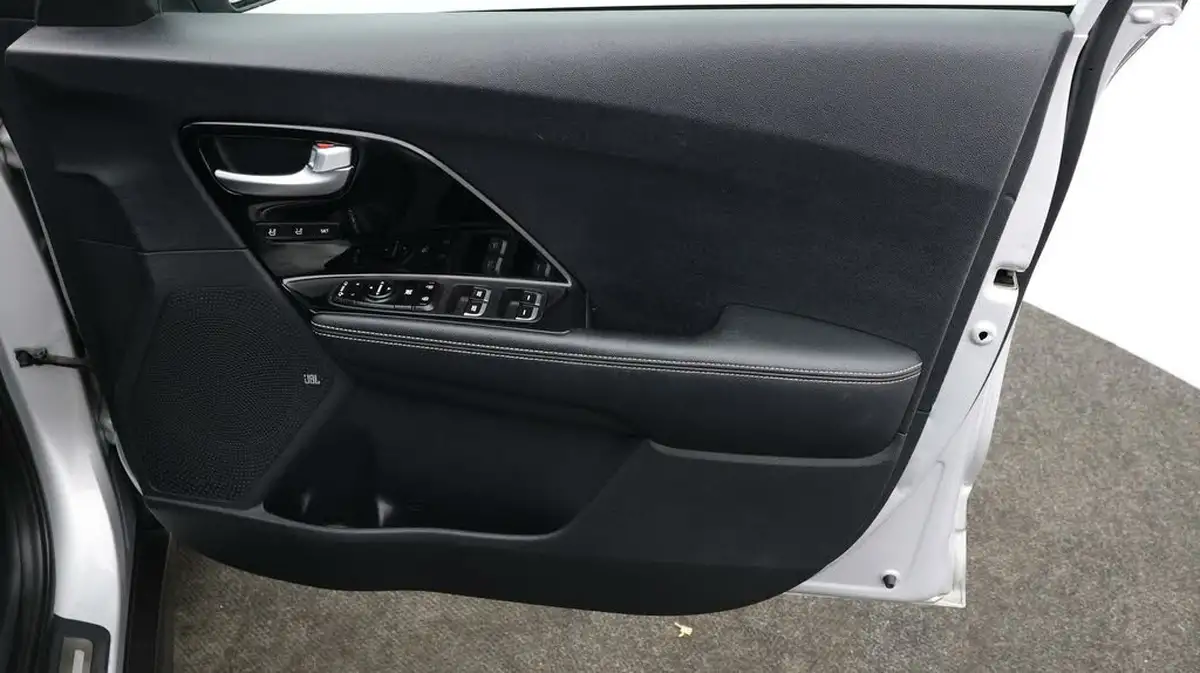2021-kia-e-niro-ev-4-big-14
