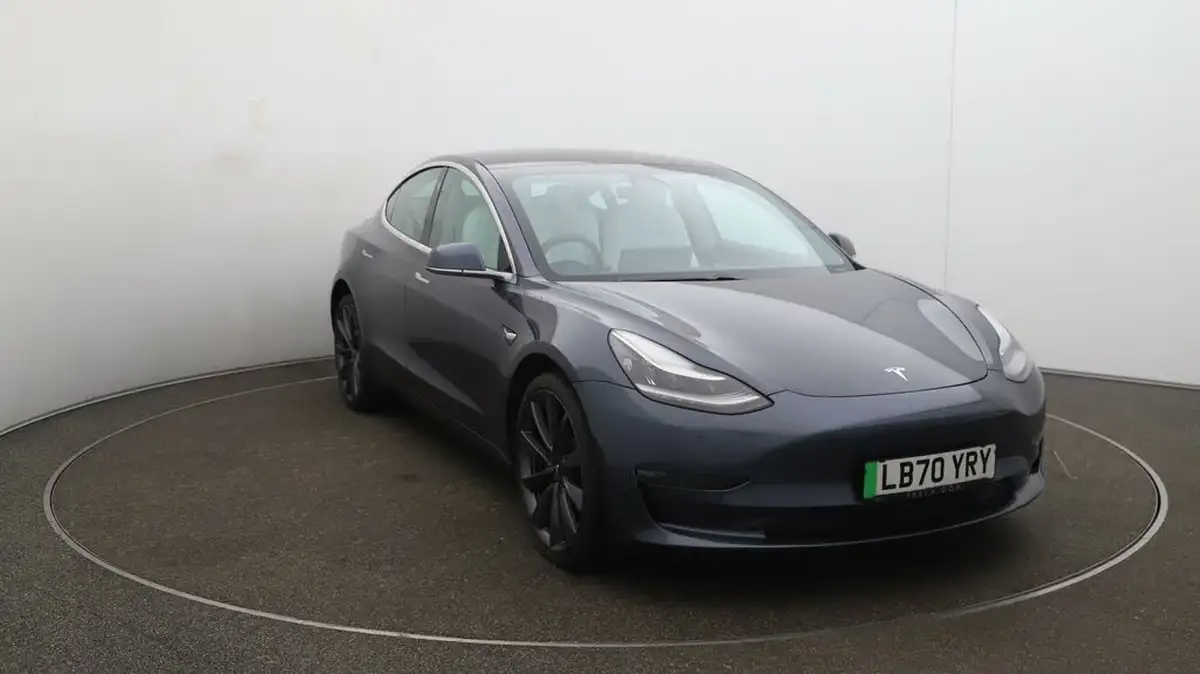 2020-tesla-model-3-e-performance-big-33