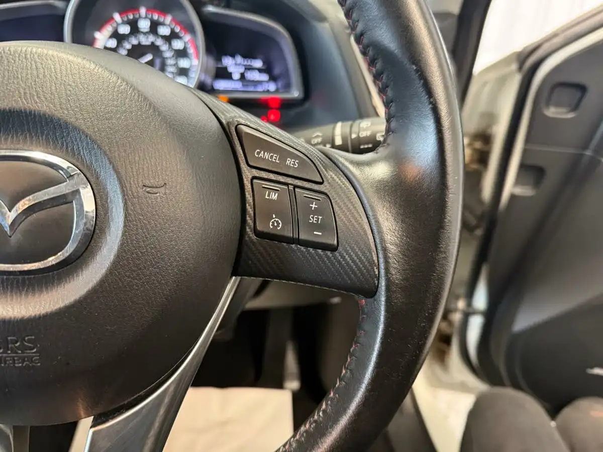 2016-mazda-mazda3-20-sport-black-big-22