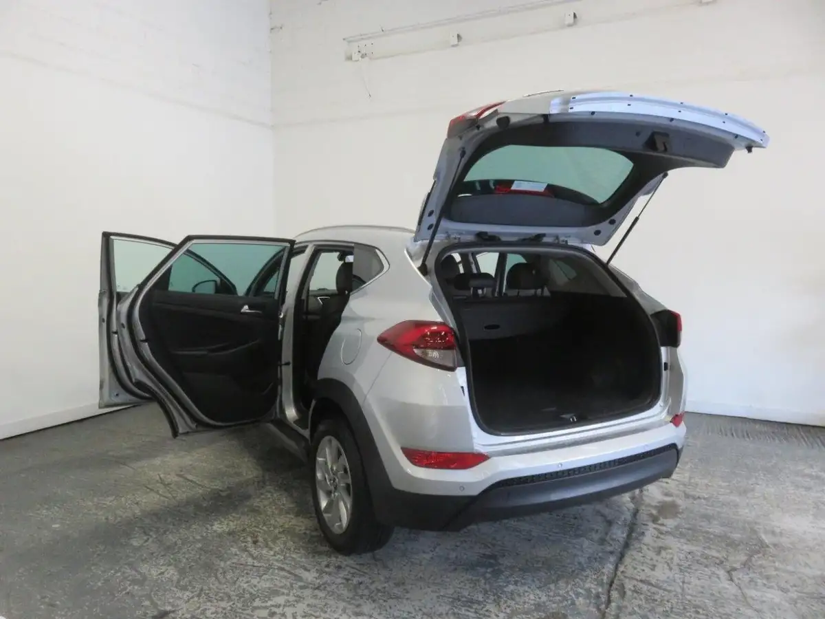 2016-hyundai-tucson-17crdi-blue-drive-premium-116ps-big-15