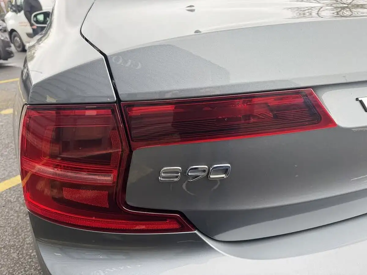 2018-volvo-s90-20td-d4-r-design-big-25