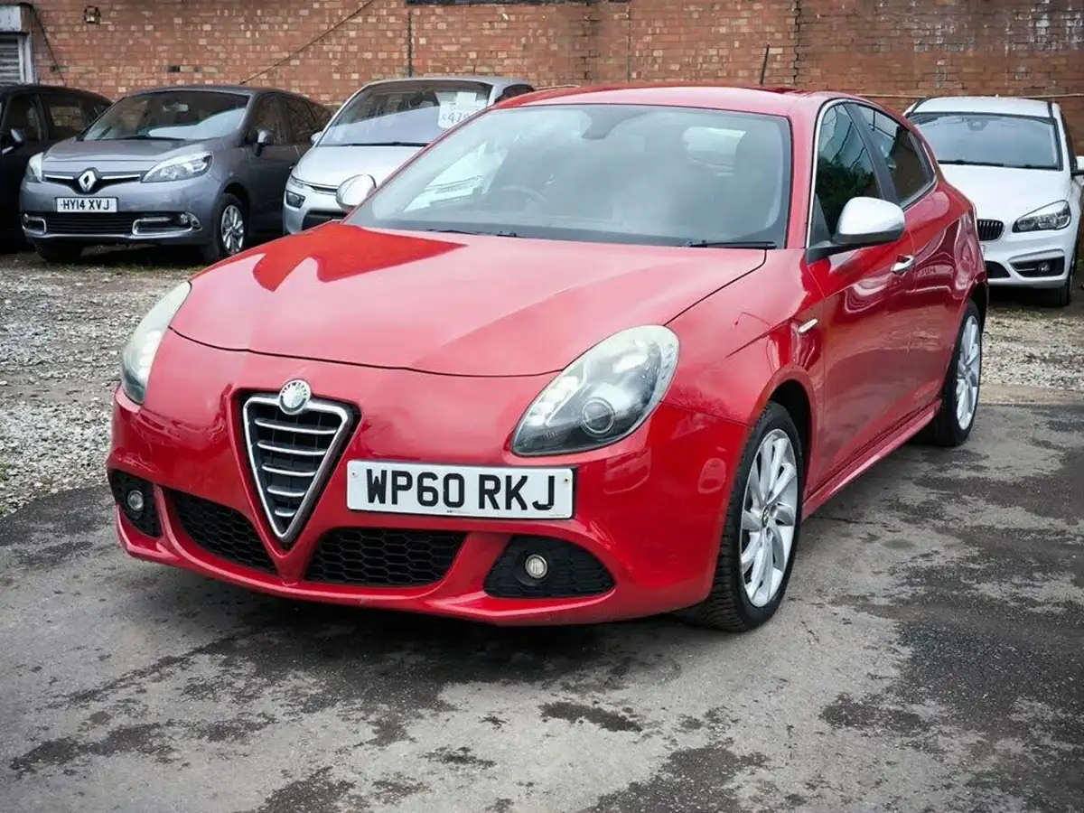 2010-alfa-romeo-giulietta-20td-veloce-big-21