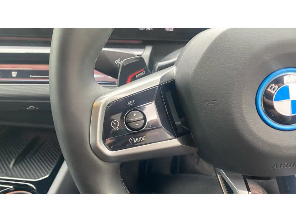 2024-bmw-5-series-e-i5-edrive40-m-sport-saloon-4d-big-16