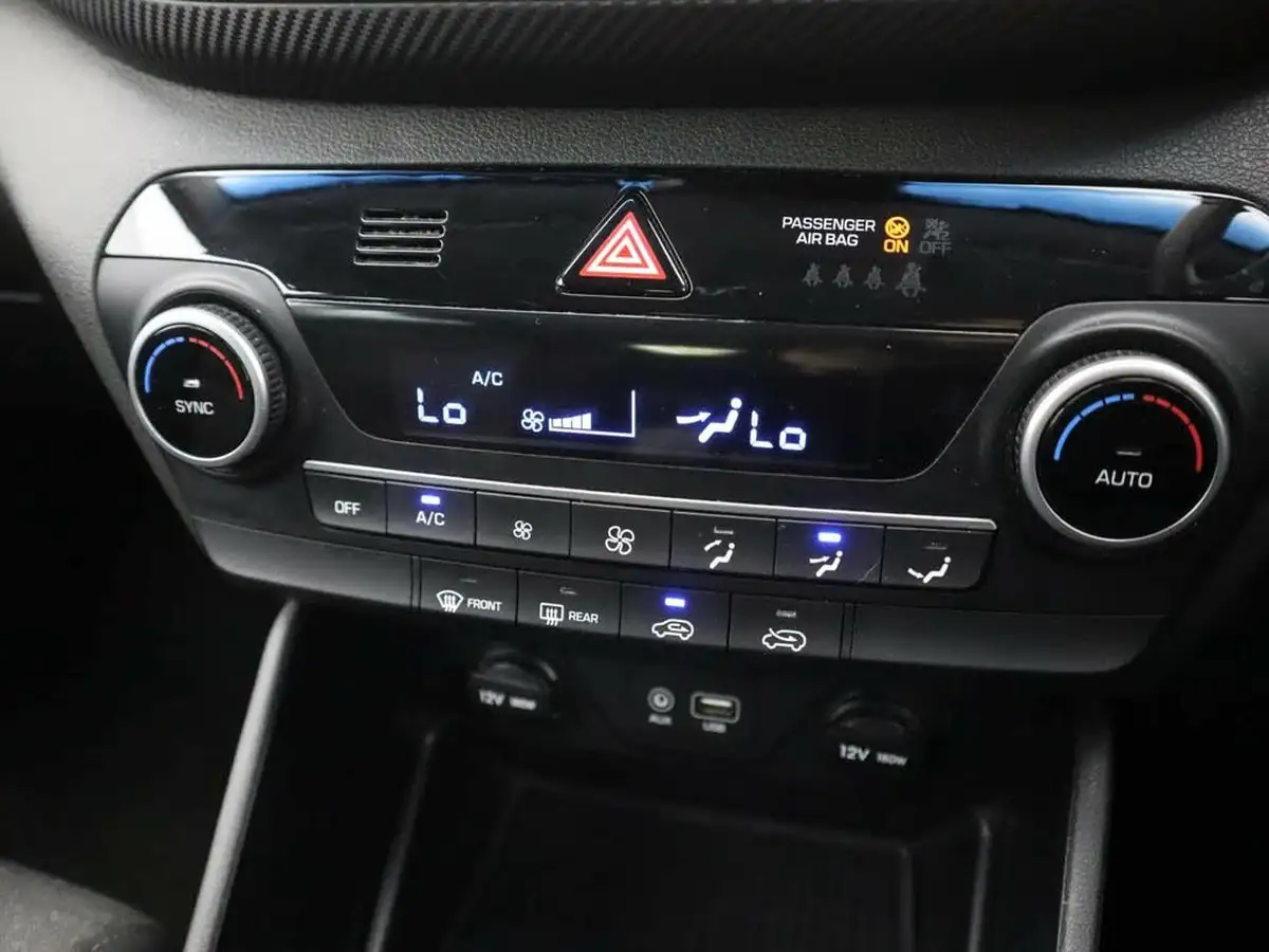 2019-hyundai-tucson-16-gdi-se-nav-big-18