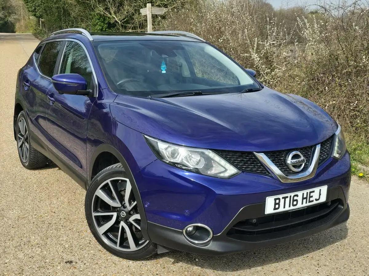 2016-nissan-qashqai-12-dig-t-tekna-big-19
