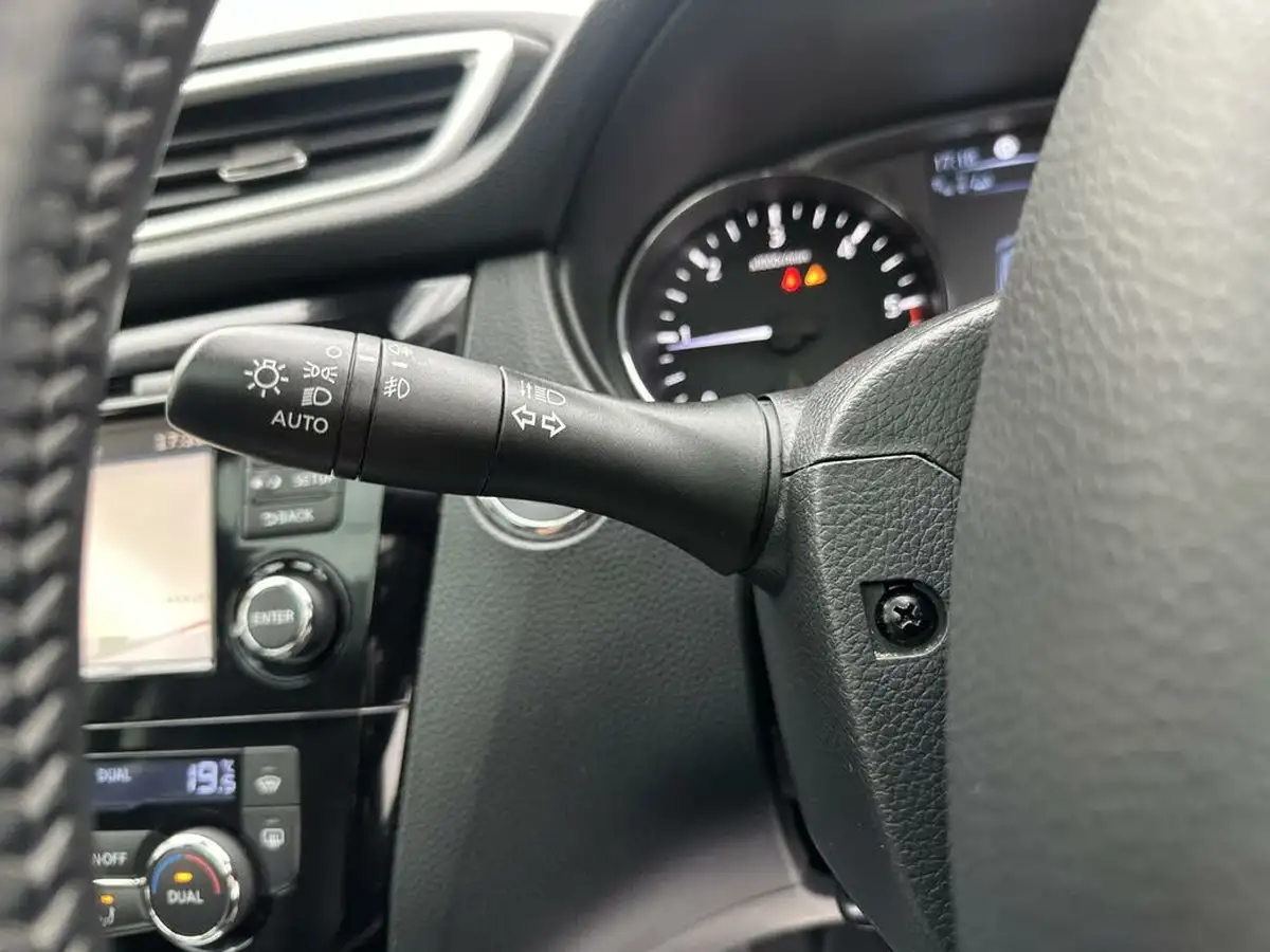2015-nissan-qashqai-16dci-tekna-xtronic-cvt-big-37