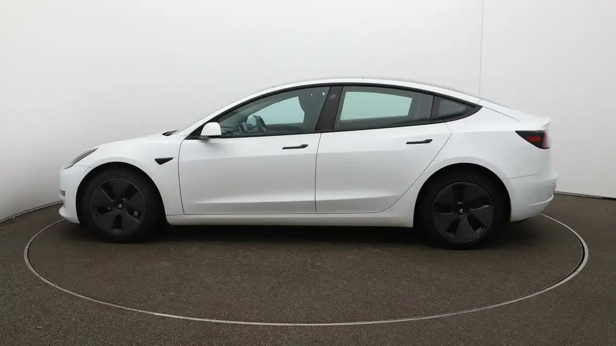 2022-tesla-model-3-e-long-range-big-56