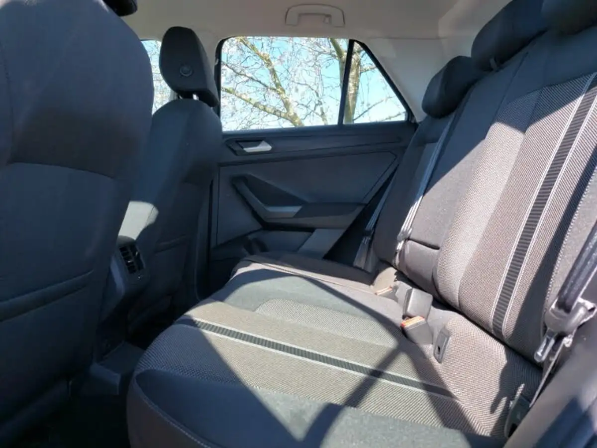 2019-volkswagen-t-roc-10-tsi-se-big-5