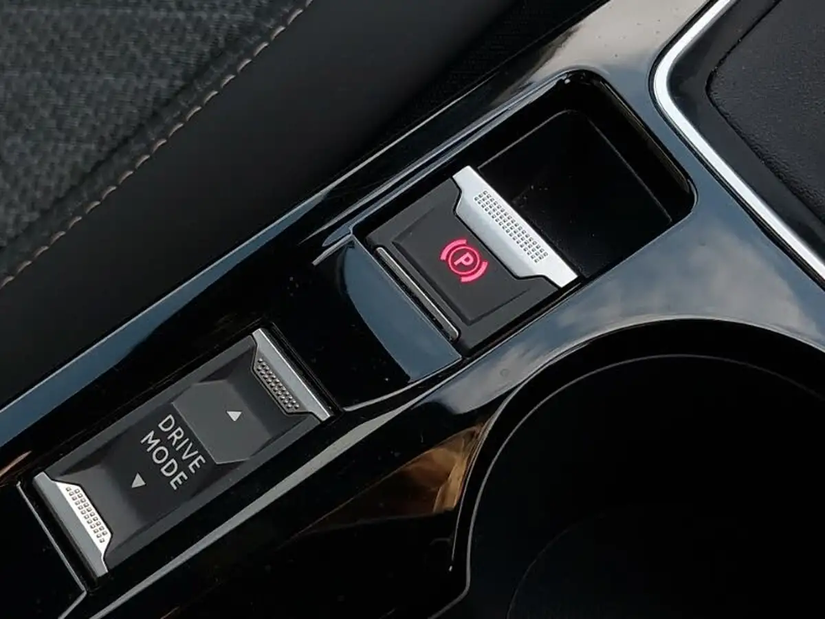 2024-peugeot-2008-suv-12-puretech-allure-130ps-big-14