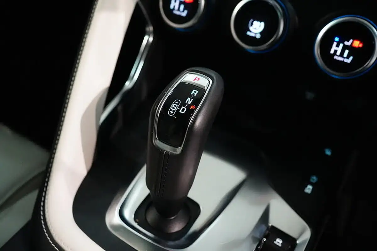 2018-jaguar-e-pace-20-i4d-r-dynamic-hse-180ps-big-43