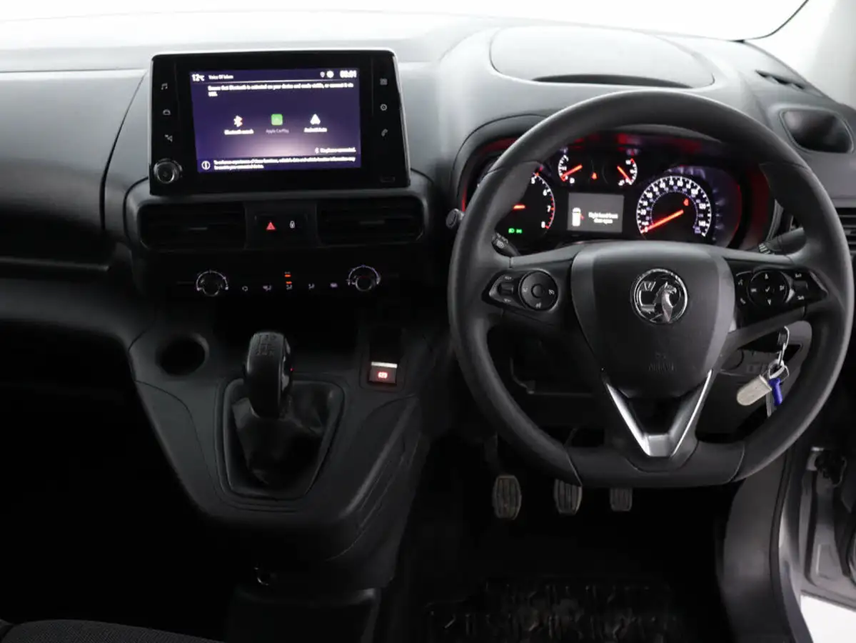 2021-vauxhall-combo-15cdti-griffin-2000-big-12