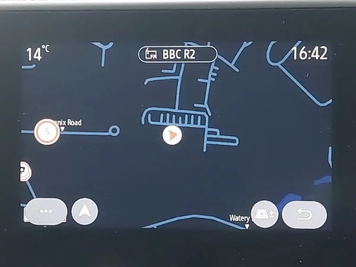 2024-renault-clio-16-techno-big-16