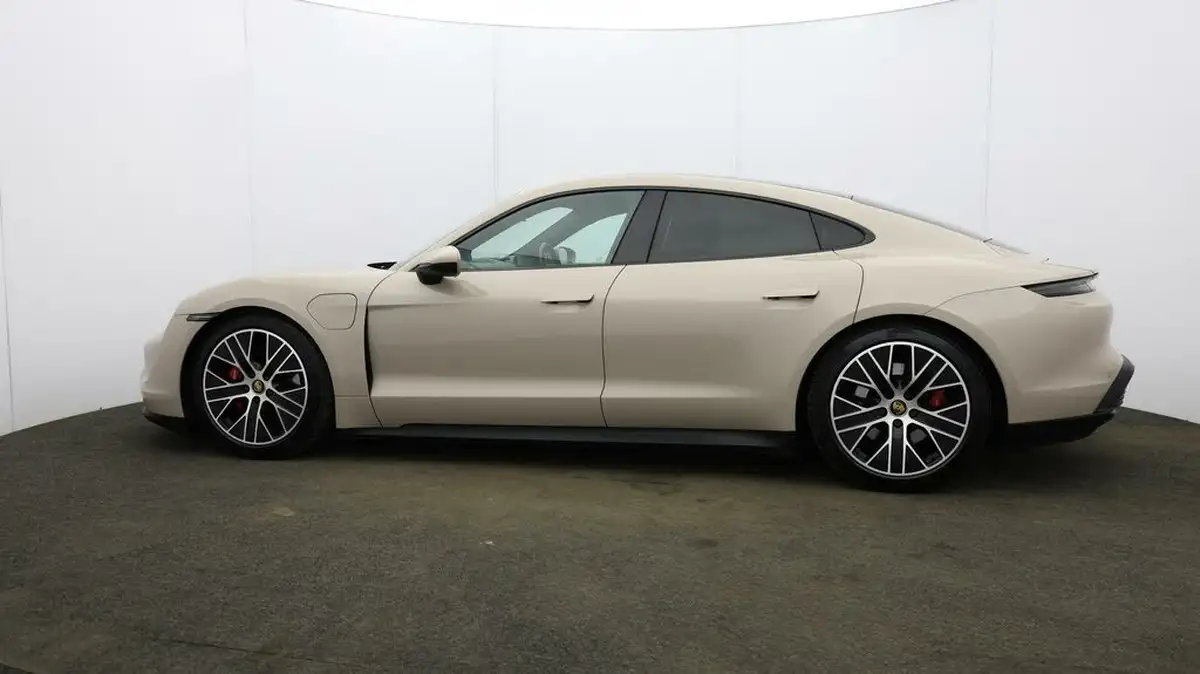 2021-porsche-taycan-e-4s-571ps-performance-battery-plus-big-65