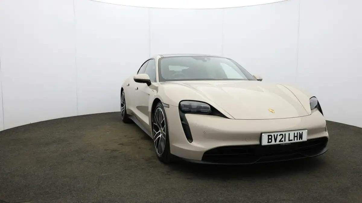 2021-porsche-taycan-e-4s-571ps-performance-battery-plus-big-41
