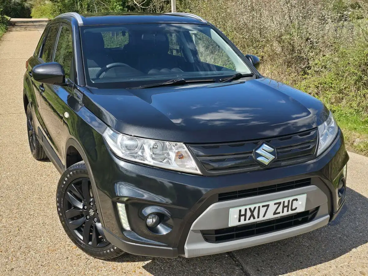 2017-suzuki-vitara-16-kuro-big-20