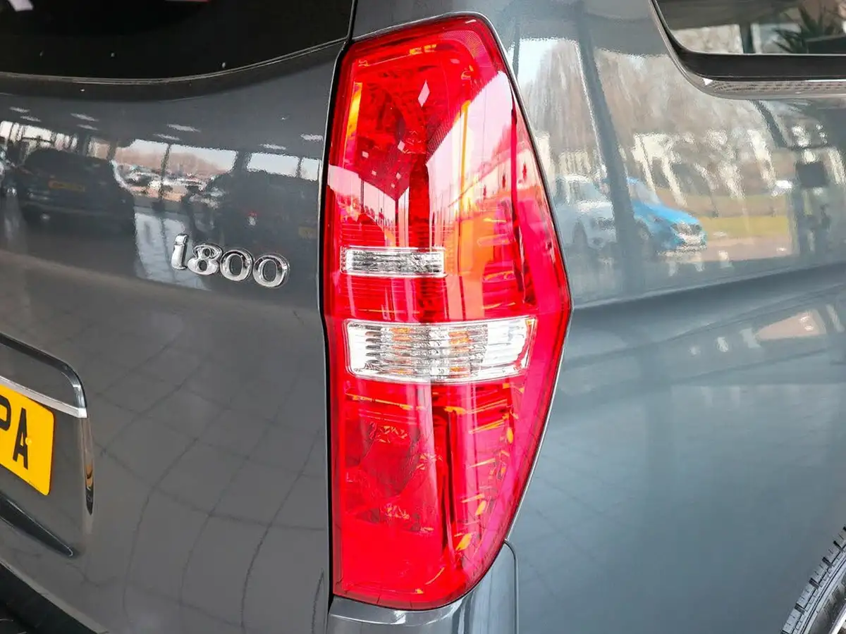 2019-hyundai-i800-25crdi-se-nav-136ps-big-13