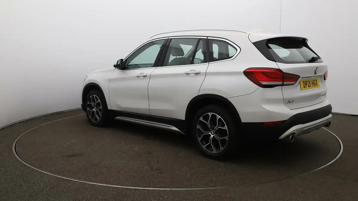 2021-bmw-x1-20-sdrive20i-xline-big-5