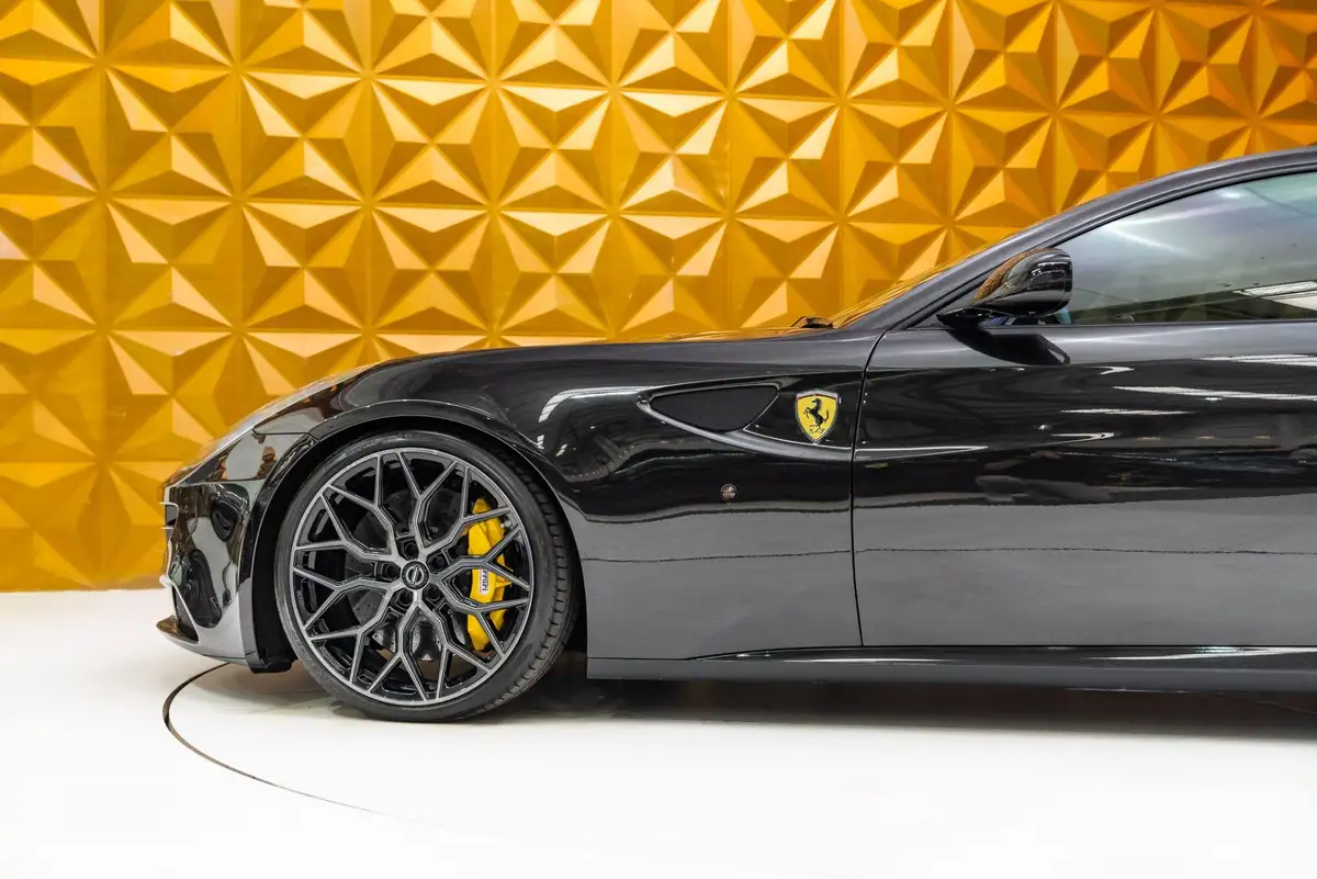 2012-ferrari-ff-63-big-28