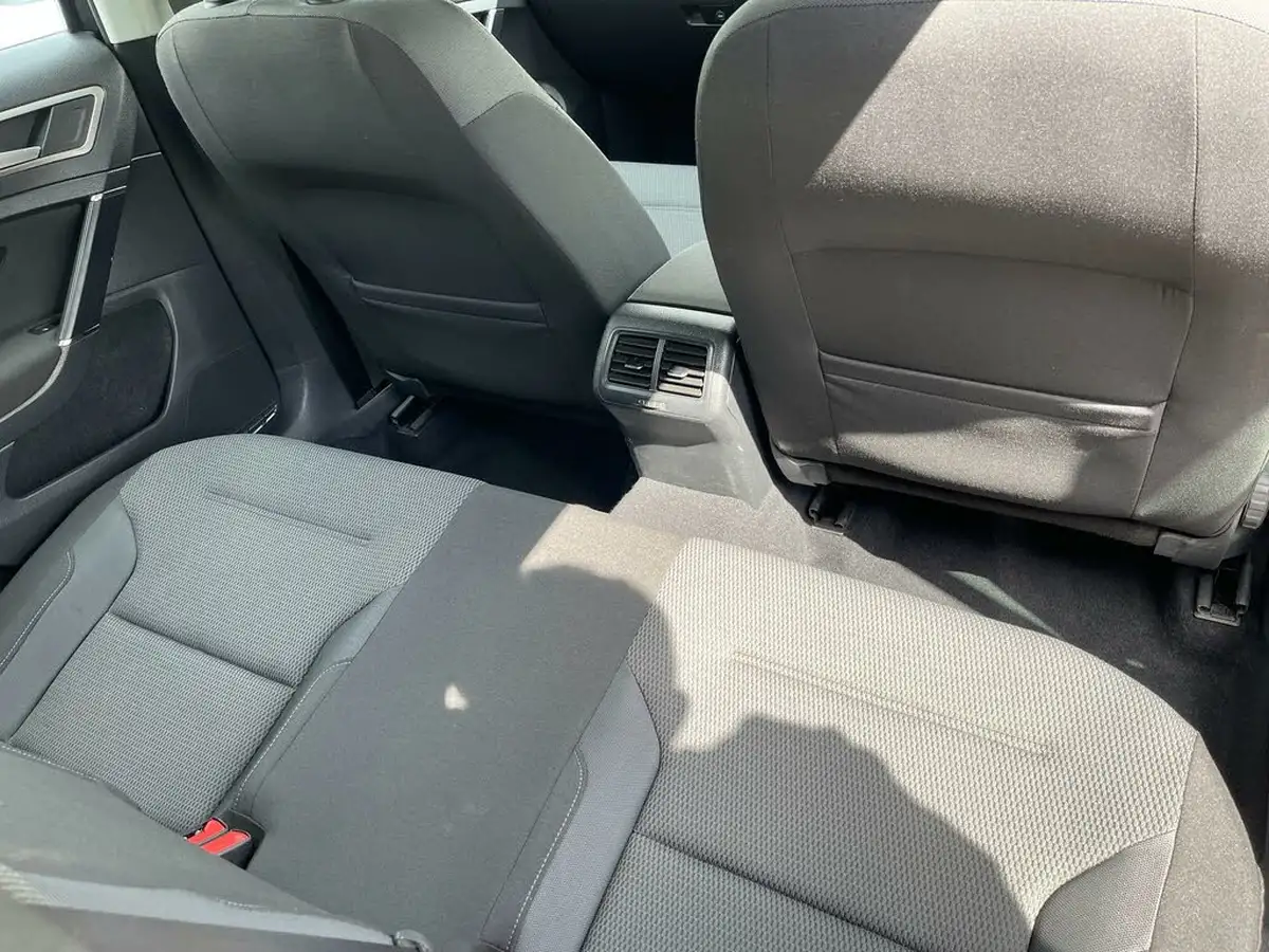 2015-volkswagen-golf-14-match-5d-big-21