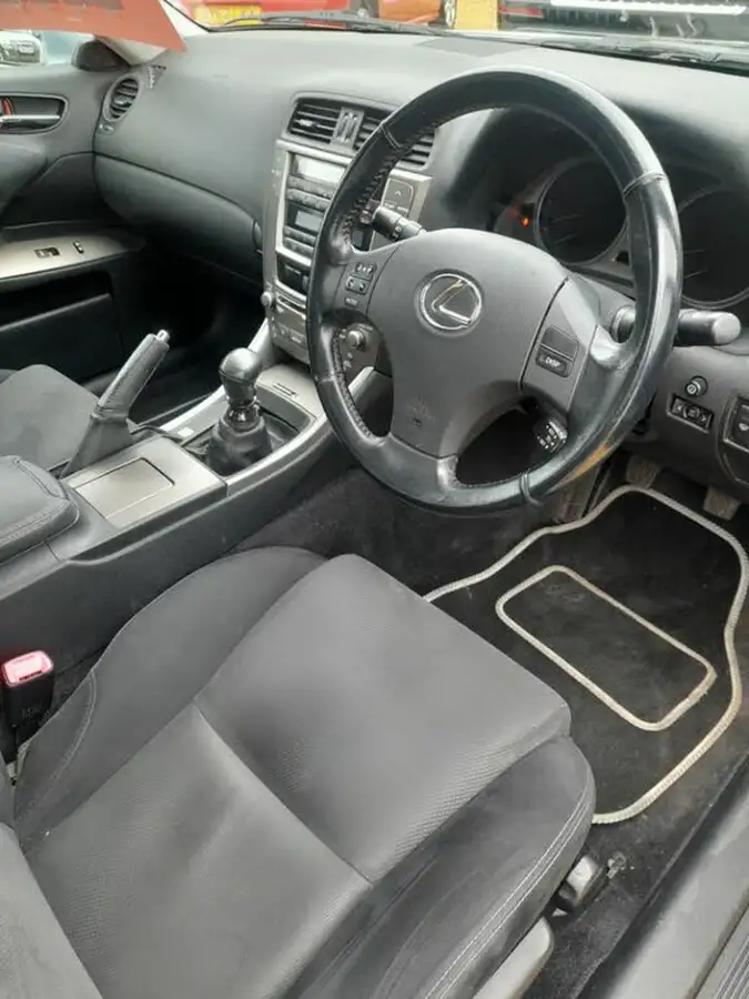 2009-lexus-is-220d-22td-se-big-6
